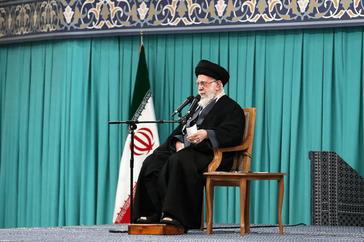 رهبر انقلاب: حضور میلیونی مردم در ۲۲ دی کمر فتنه را شکست