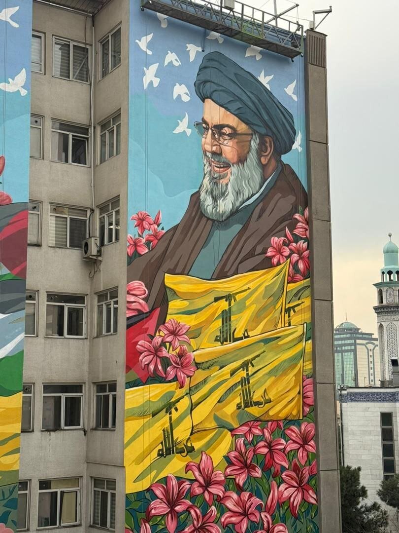 عکس| دیوارنگاره  شهید سیدحسن نصرالله در تهران