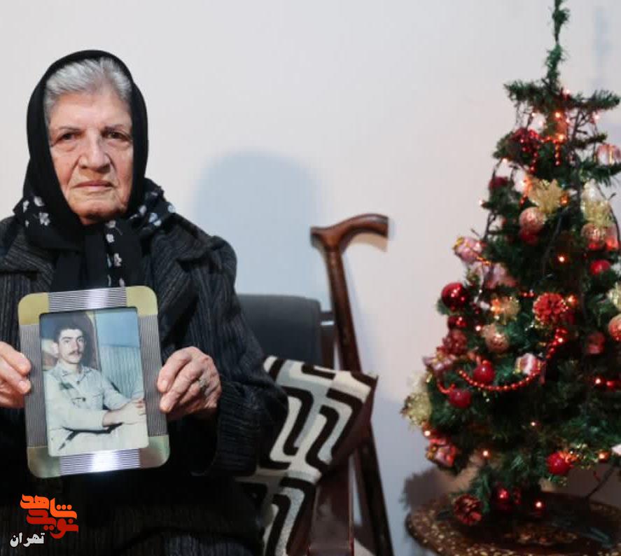 با حضور در منزل خانواده شهید مسیحی رازمیک خاچاطوریان