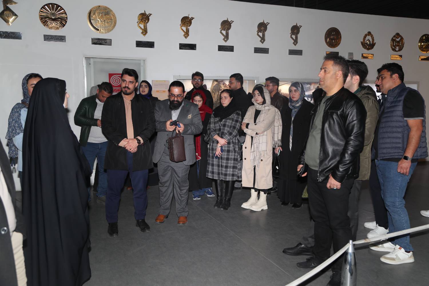 بازدید عوامل مجموعه «خبر فوری» از موزه ملی انقلاب اسلامی و دفاع مقدس