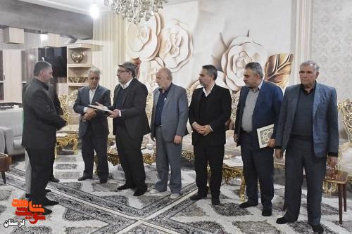 دیدار مدیرکل امور هنری با خانواده شهدای اغتشاشات تروریستی خرم آباد