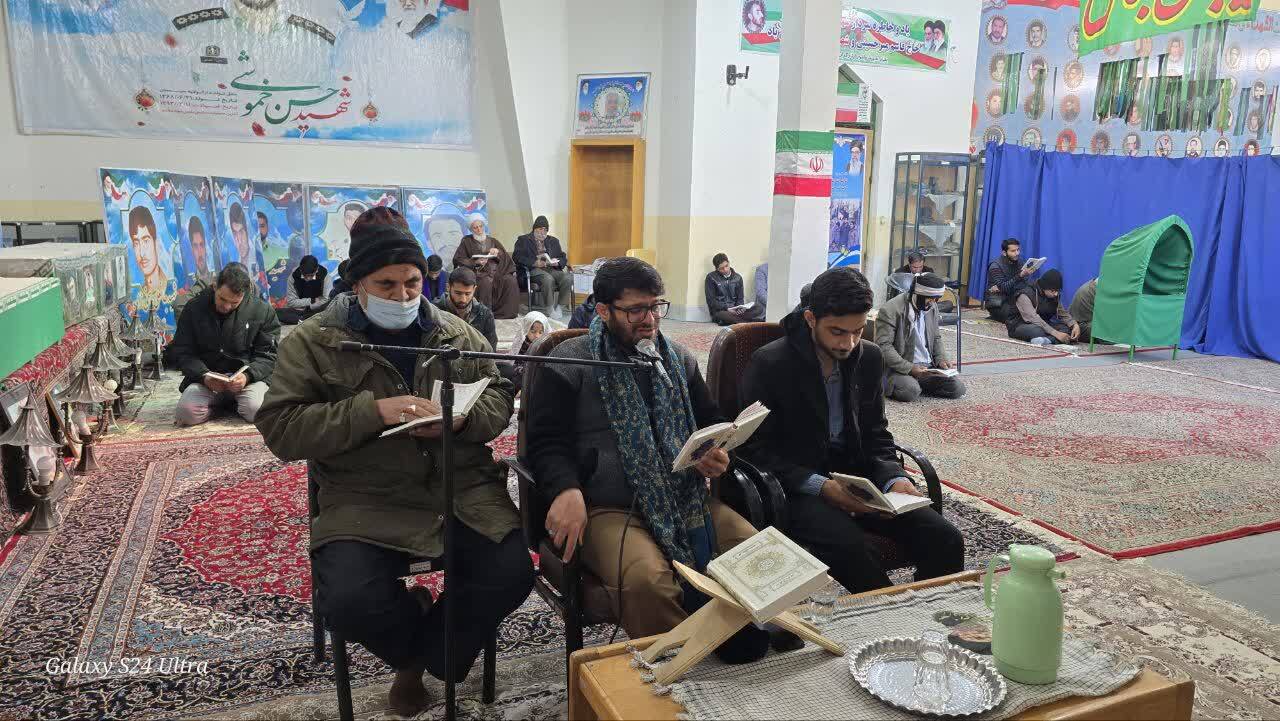 برگزاری مراسم دعای ندبه به یاد شهدای غریب اسارت در گلزار شهدای زابل