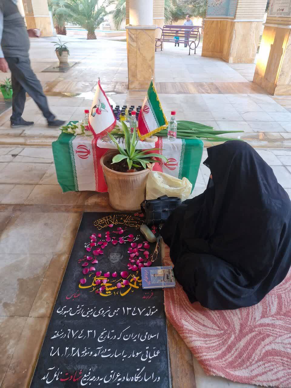 مزار شهید غریب اسارت «محمد مسیح گل» در برازجان گلباران شد