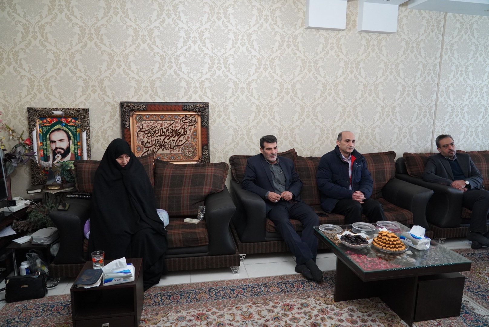 خدمت به خانواده‌های شهدا افتخار است