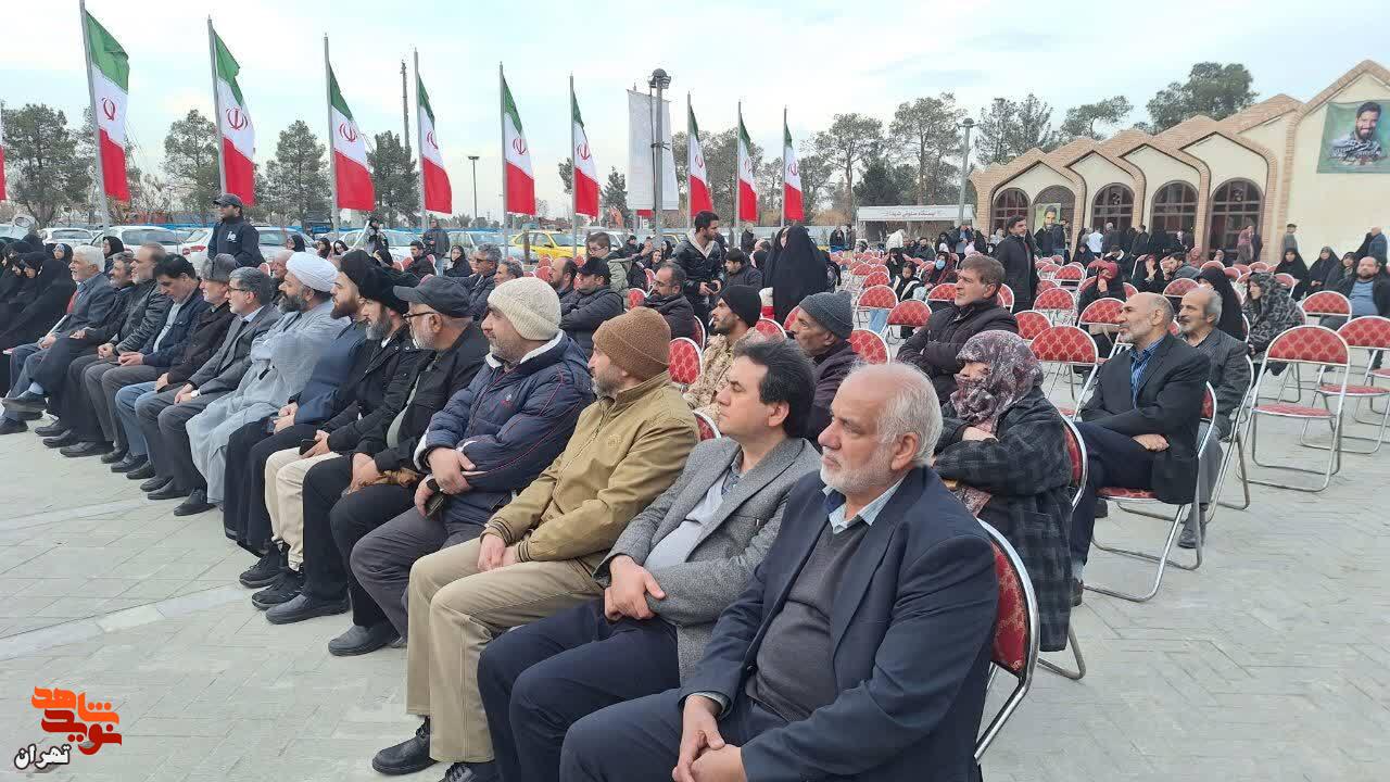 تجدید بیعت با رهبری در دهمین سالگرد شهادت مدافعان حریم اهل‌بیت(ع) در خان‌طومان