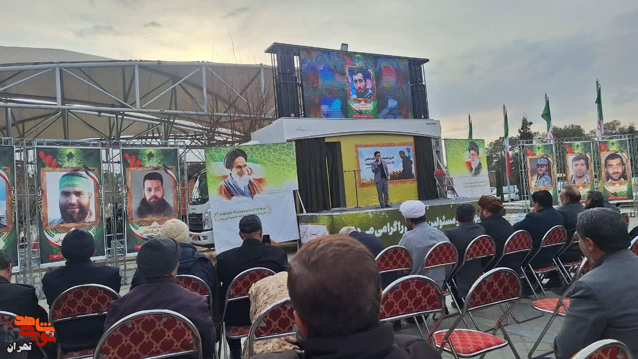 تجدید بیعت با رهبری در دهمین سالگرد شهادت مدافعان حریم اهل‌بیت(ع) در خان‌طومان