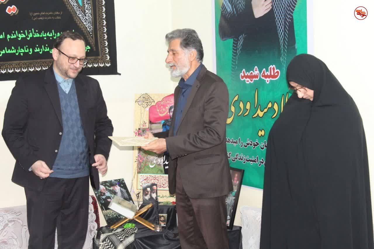 دیدار مدیر کل فرهنگی و تبلیغات بنیاد شهید با خانواده شهدای جنایات اخیر در خوزستان