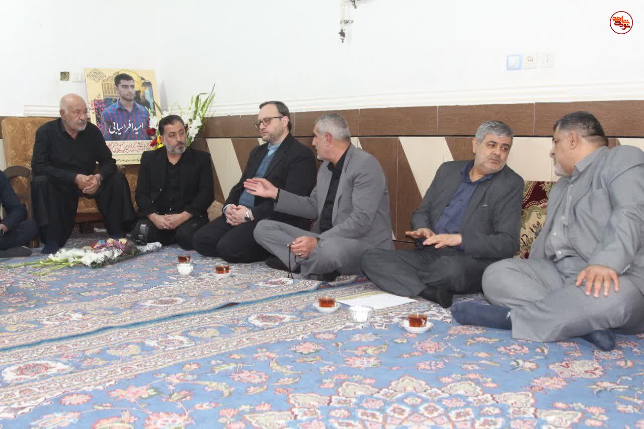گزارش تصویری/ دیدار مدیر کل فرهنگی و تبلیغات بنیاد شهید با خانواده شهدای جنایات اخیر در خوزستان