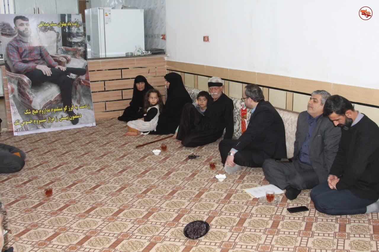گزارش تصویری/ دیدار مدیر کل فرهنگی و تبلیغات بنیاد شهید با خانواده شهدای جنایات اخیر در خوزستان
