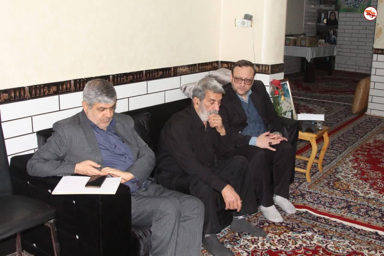 گزارش تصویری/ دیدار مدیر کل فرهنگی و تبلیغات بنیاد شهید با خانواده شهدای جنایات اخیر در خوزستان