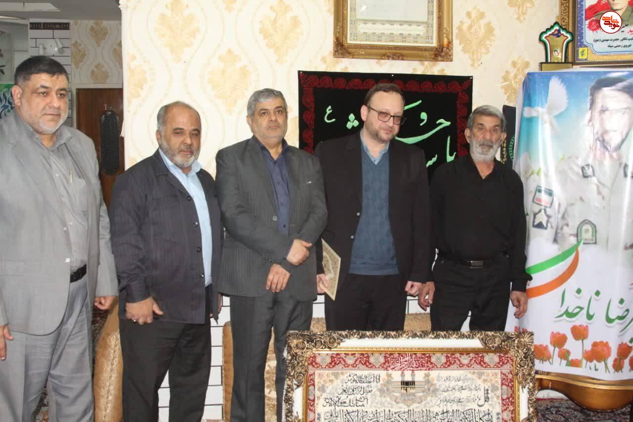 گزارش تصویری/ دیدار مدیر کل فرهنگی و تبلیغات بنیاد شهید با خانواده شهدای جنایات اخیر در خوزستان