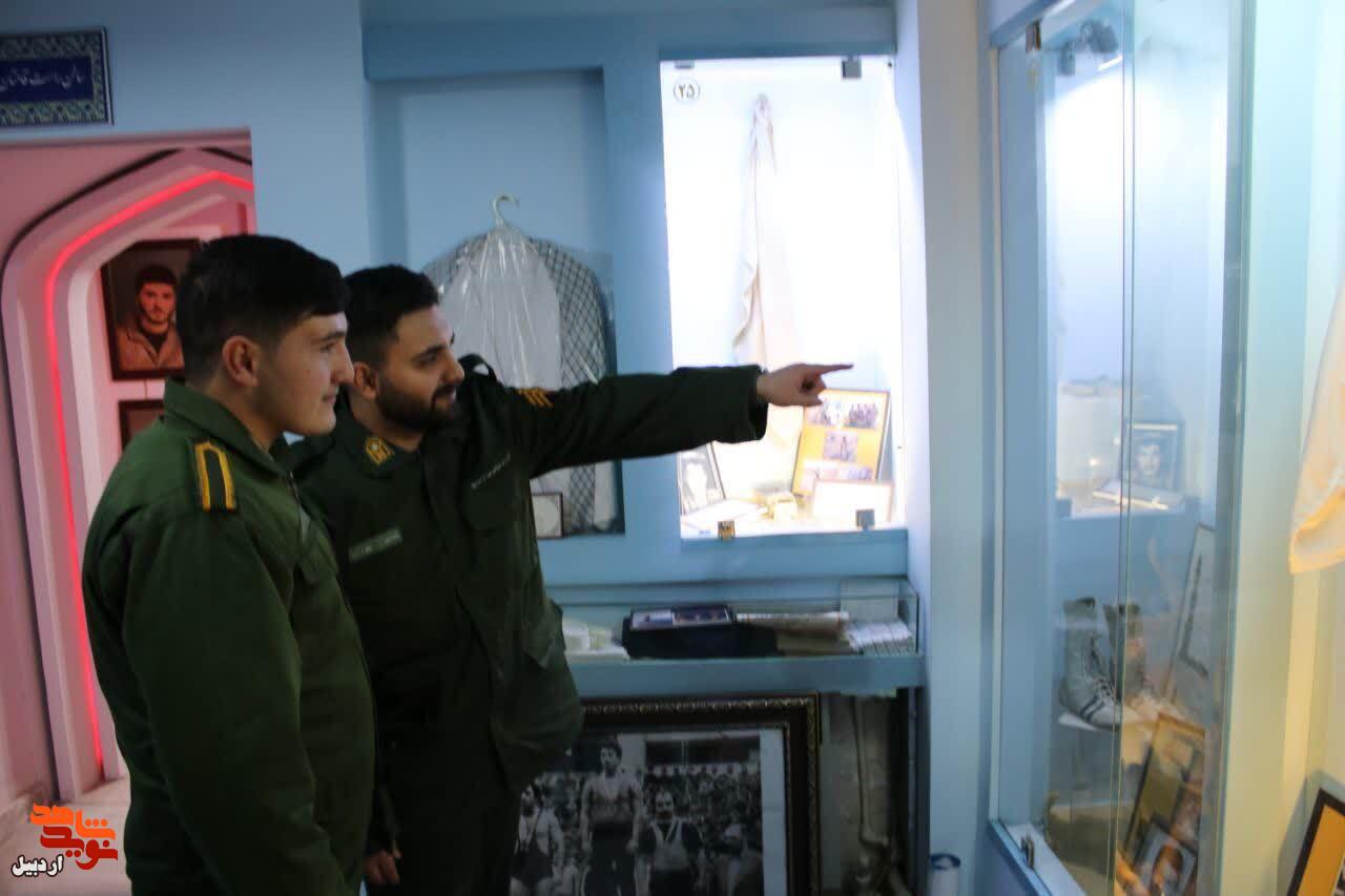 بازدید کارکنان وظیفه فرماندهی انتظامی از موزه شهدای اردبیل