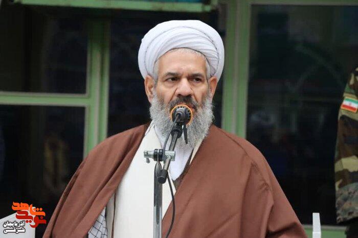 انقلاب اسلامی مردم ایران را از تاریکی استبداد به حاکمیت واقعی اسلام رساند