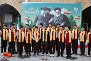 انقلاب اسلامی مردم ایران را از تاریکی استبداد به حاکمیت واقعی اسلام رساند