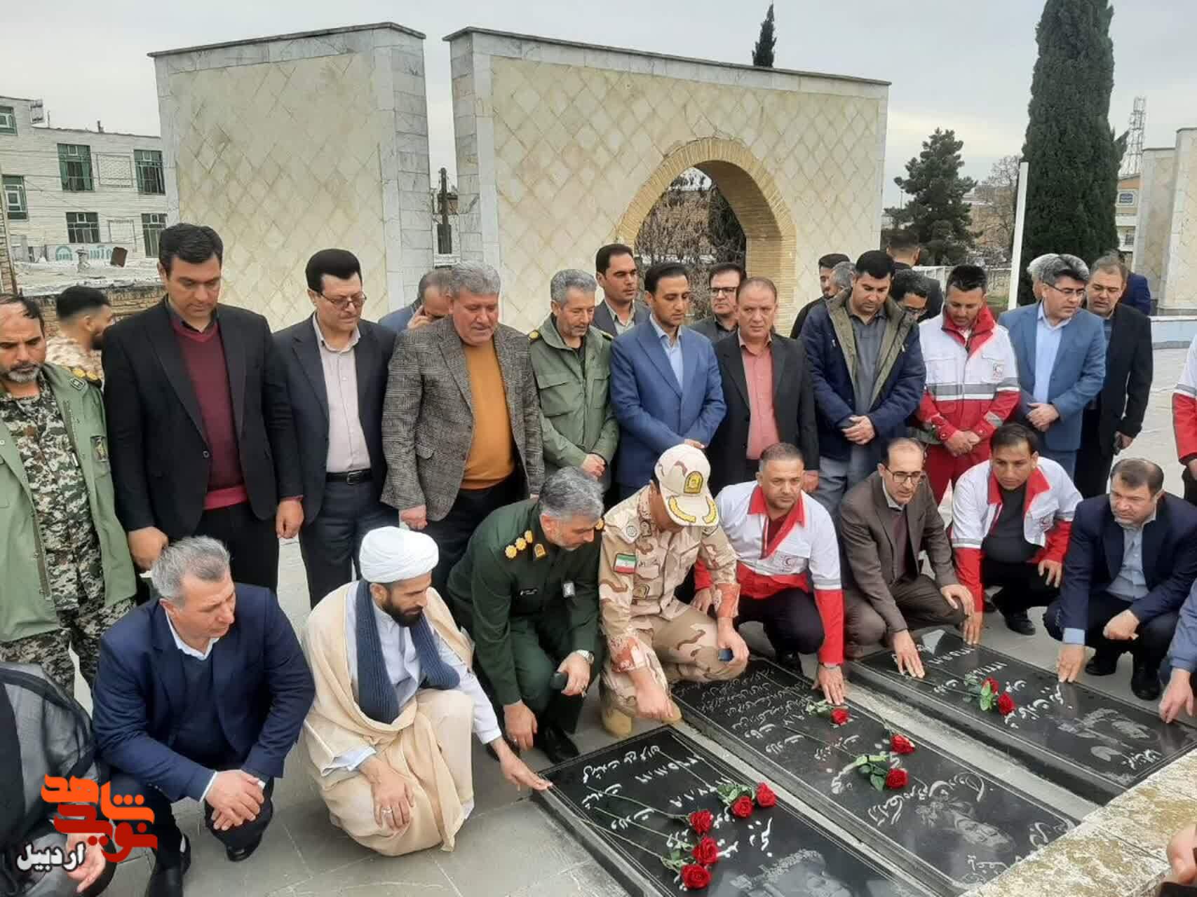 گلباران و عطرافشانی گلزار شهدای بیلهسوار+ عکس گلباران و عطرافشانی گلزار شهدای بیلهسوار+ عکس