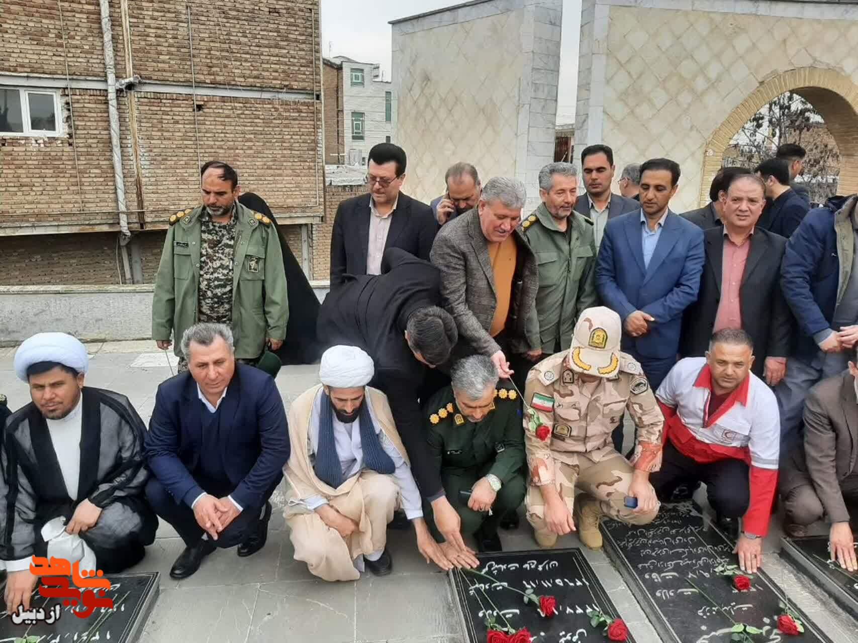 گلباران و عطرافشانی گلزار شهدای بیلهسوار+ عکس گلباران و عطرافشانی گلزار شهدای بیلهسوار+ عکس