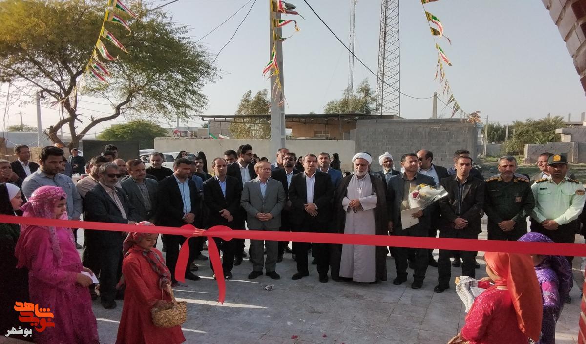 افتتاح گلزار شهید تک مزاری با حضور فرماندار دیر و مدیر کل بنیاد شهید بوشهر