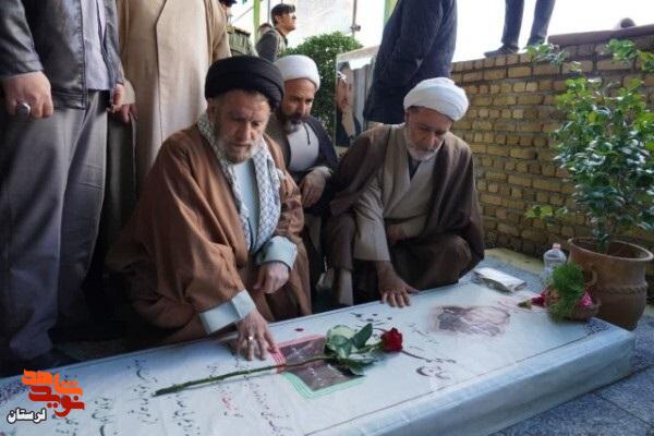 برگزاری آئین میهمانی لاله ها به مناسبت ایام الله دهه مبارک فجر در گلزار شهدای خرم آباد