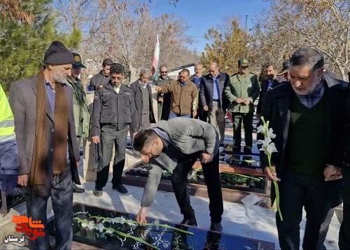 گلزار شهدای سراسر لرستان عطرافشانی شد