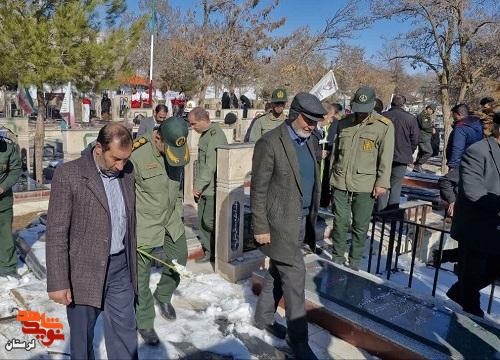 گلزار شهدای سراسر لرستان عطرافشانی شد