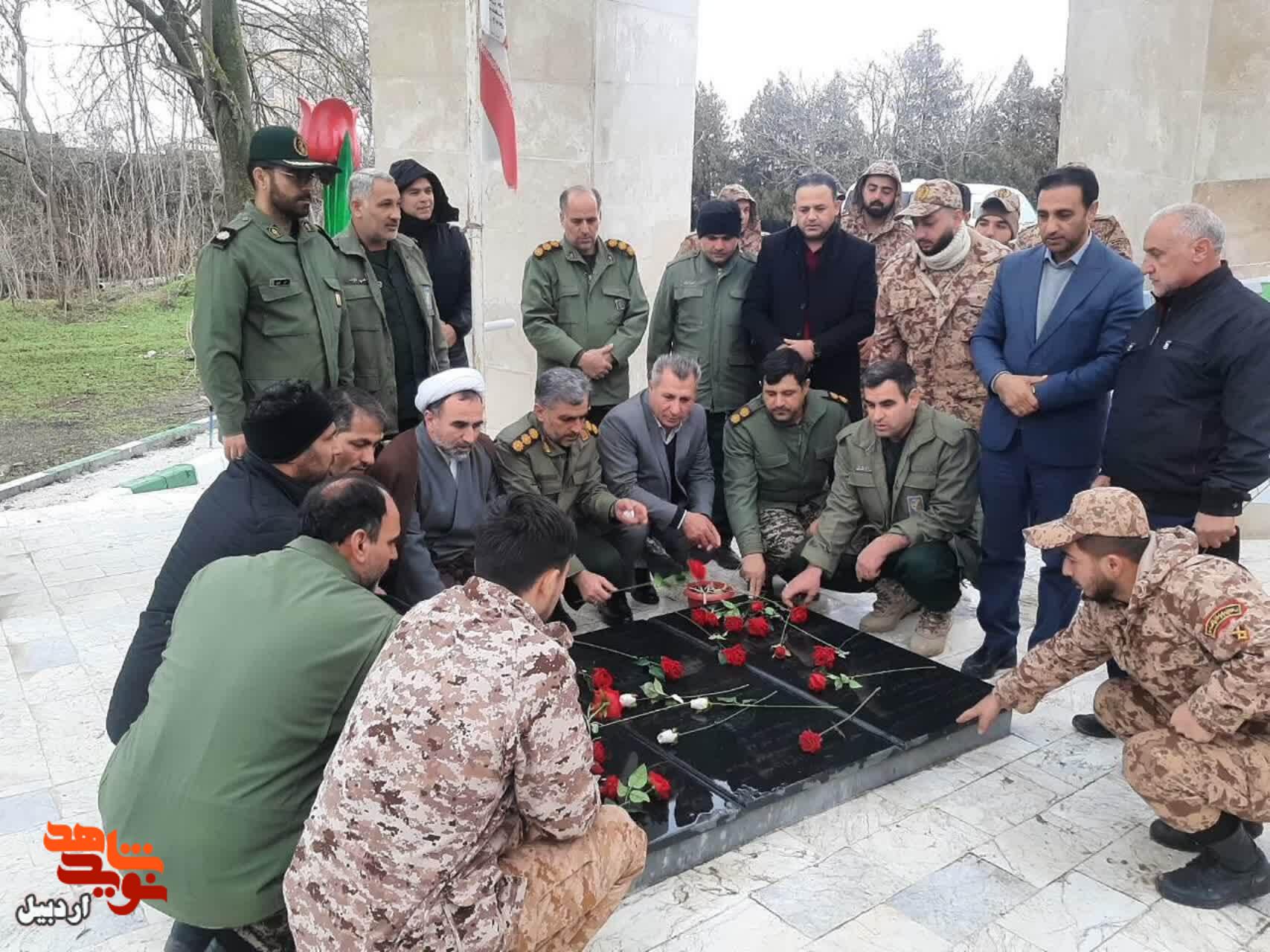 آیین «میهمانی لاله‌ها» و گلباران مزار مطهر شهدا در بیله سوار+ عکس