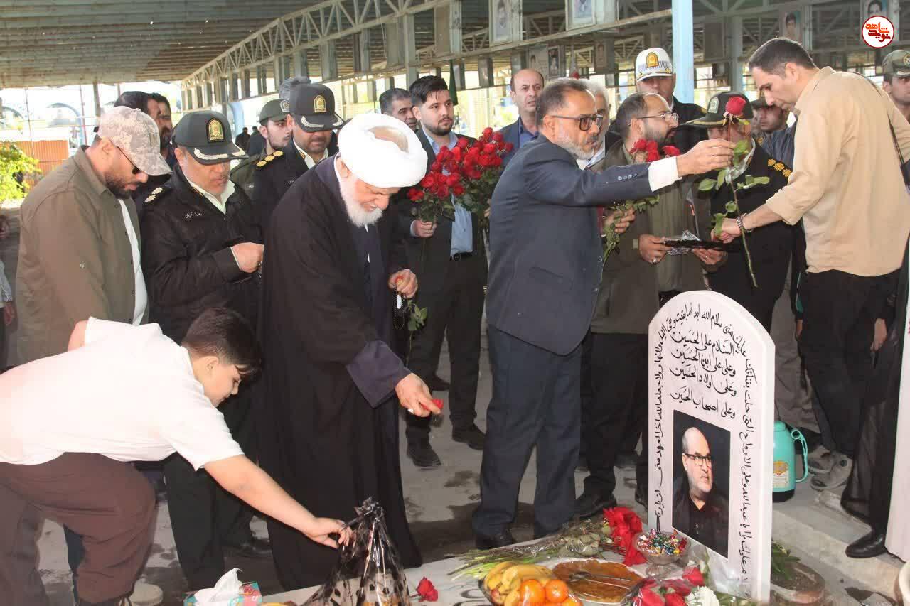 گزارش تصویری/ برگزاری آیین «میهمانی لاله ها» به مناسبت ایام الله دهه مبارک فجر در گلزار شهدای اهواز