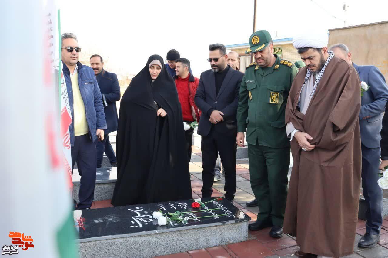 آیین میهمانی لاله‌ها همزمان با سراسر کشور در شهرستان باروق