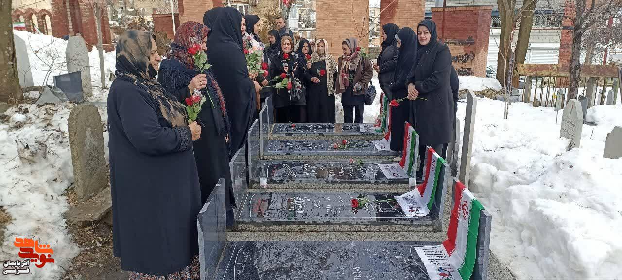 غبارروبی مزار شهدای سردشت به مناسبت دهه مبارک فجر