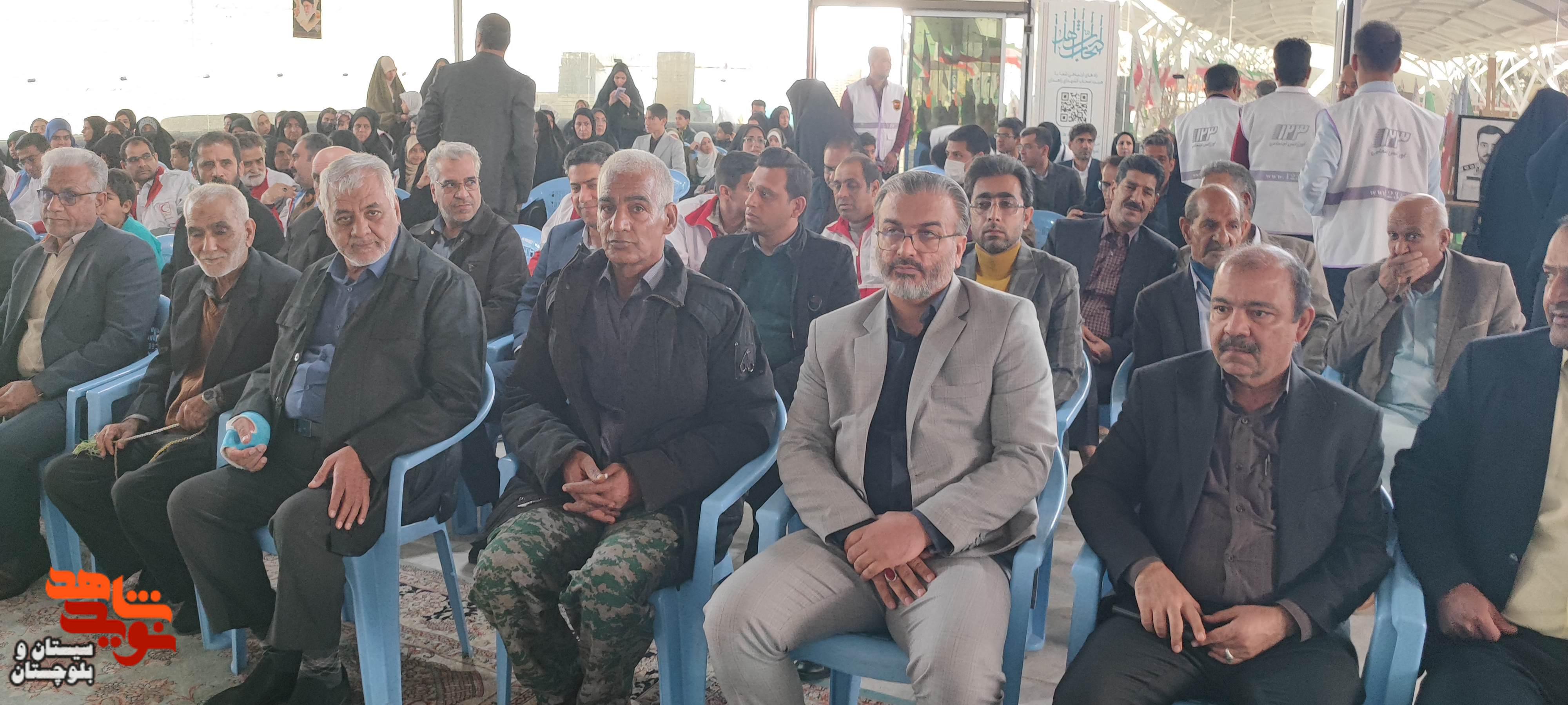 مراسم میهمانی لالهها در گلزار شهدای زاهدان برگزار شد مراسم میهمانی لالهها در گلزار شهدای زاهدان برگزار شد