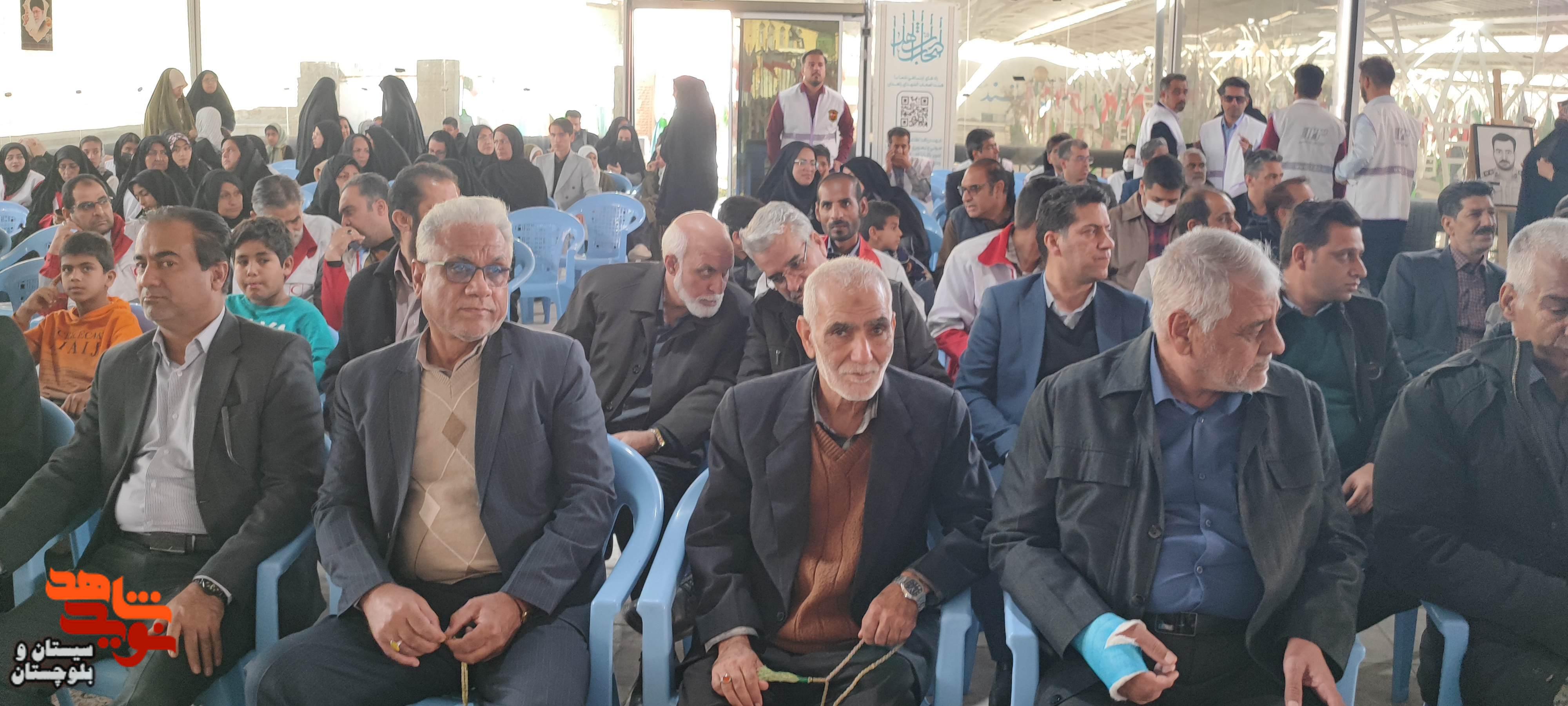 مراسم میهمانی لالهها در گلزار شهدای زاهدان برگزار شد مراسم میهمانی لالهها در گلزار شهدای زاهدان برگزار شد