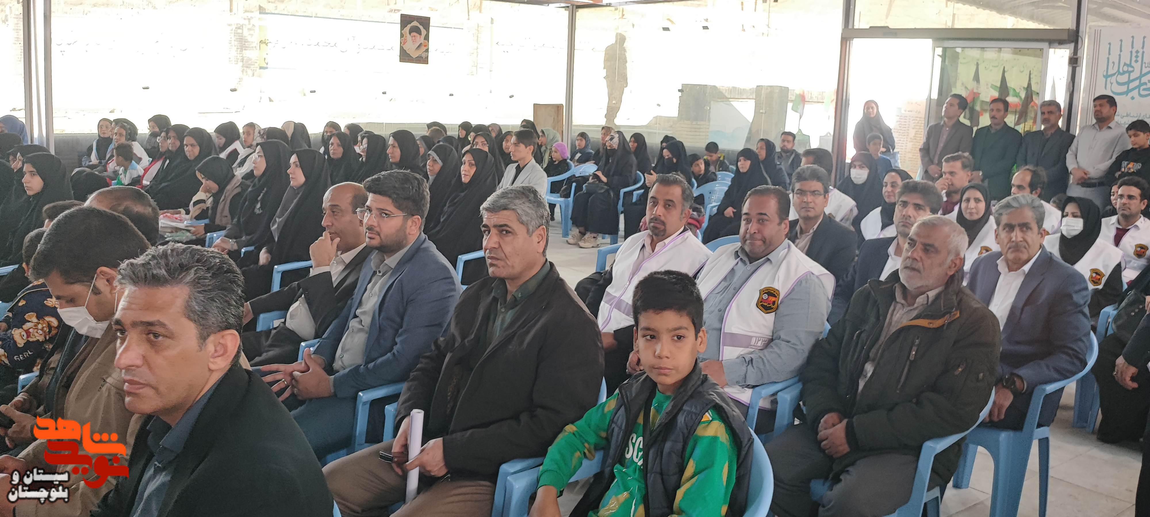 مراسم میهمانی لالهها در گلزار شهدای زاهدان برگزار شد مراسم میهمانی لالهها در گلزار شهدای زاهدان برگزار شد