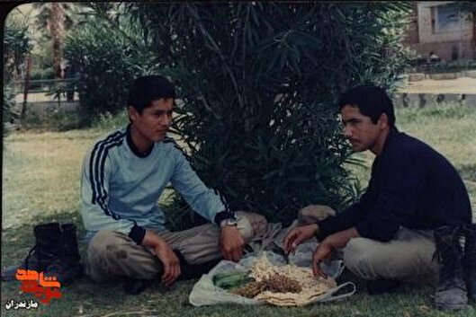 علاقه ی زیادی به تلاوت قرآن داشت