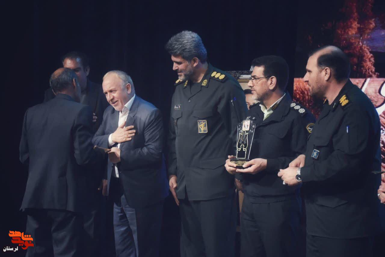 یادواره شهدای جنگ ۱۲ روزه کامیون‌دار لرستان برگزار شد