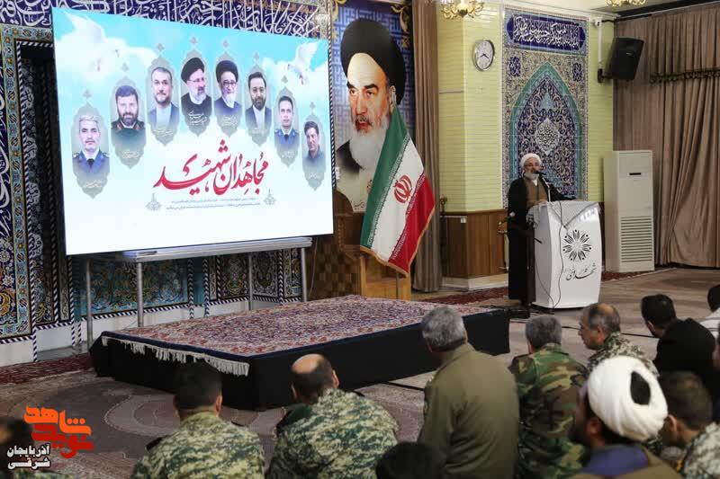 آیین «مهمانی لاله‌ها» همزمان با سراسر کشور در گلزار شهدای وادی رحمت تبریز برگزار شد