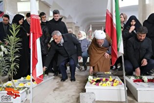 آیین «مهمانی لاله‌ها» همزمان با سراسر کشور در گلزار شهدای وادی رحمت تبریز برگزار شد