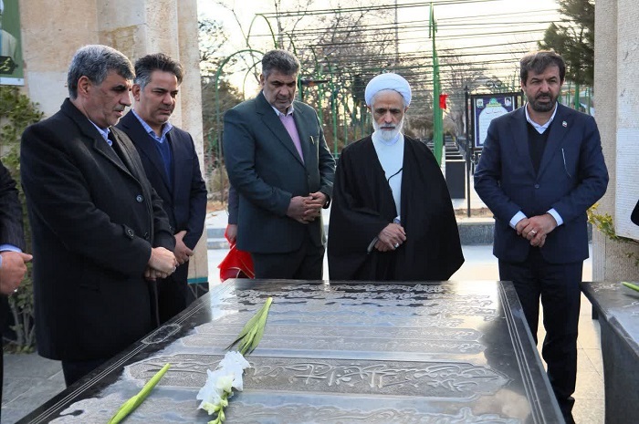 گزارش تصویری| حضور معاون حقوقی رئیس‌جمهور در گلزار شهدای همدان