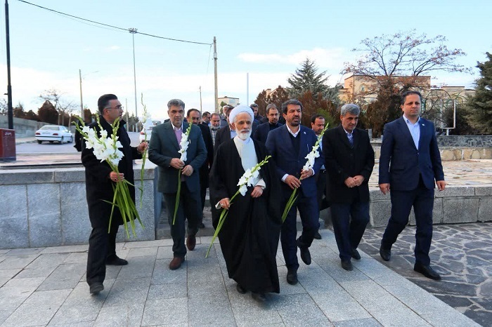 گزارش تصویری| حضور معاون حقوقی رئیس‌جمهور در گلزار شهدای همدان