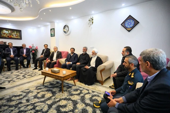 معاون حقوقی رئیس‌جمهور میهمان خانواده شهید بخشیان شد