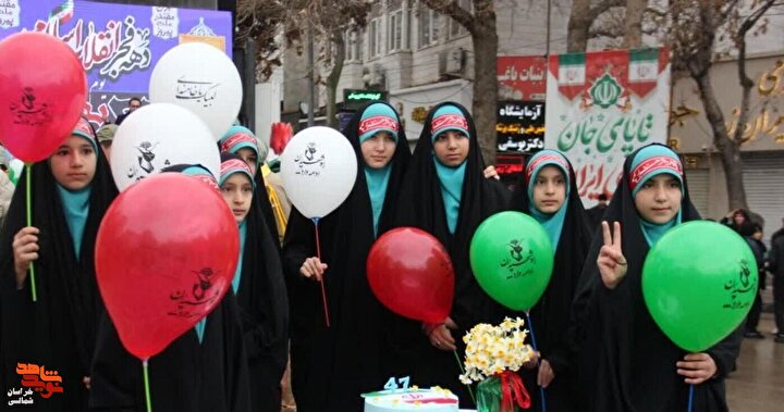 تصاویر/ حضور پرشور مردم خراسان‌شمالی در راهپیمایی ۲۲ بهمن