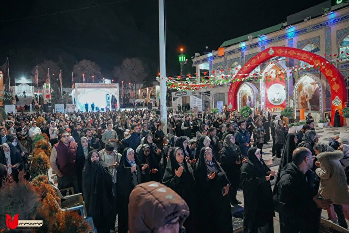 گزارش تصویری | جشن شب نیمه‌شعبان در گلزار شهدای بین‌المللی کرمان