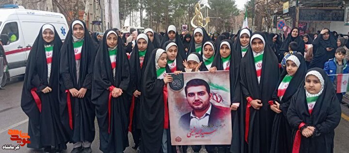 حضور حماسی مردم شهرستان صحنه در راهپیمایی یوم‌الله ۲۲ بهمن+تصاویر