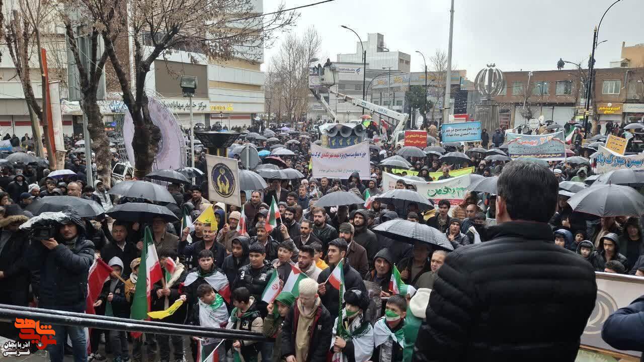 راهپیمایی یوم الله ۲۲ بهمن در شهرستان مهاباد