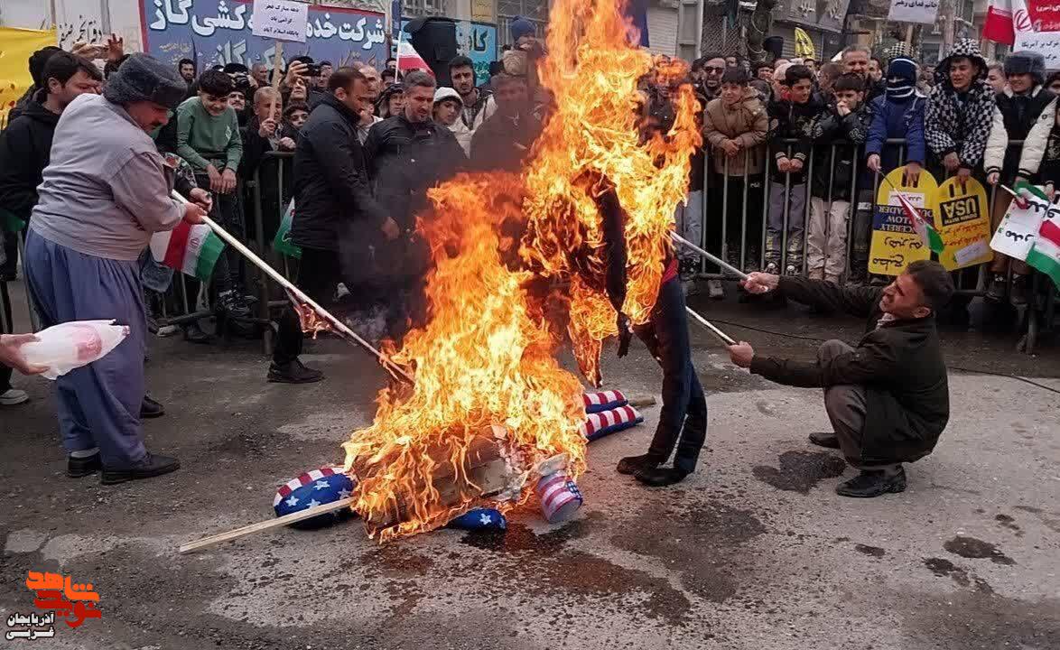 راهپیمایی یوم الله 22 بهمن در شهرستان سردشت