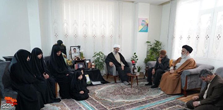تصاویر/ دیدار نماینده ولی فقیه در خراسان شمالی با خانواده شهدای مدافع امنیت شهرستان اسفراین