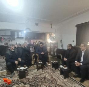 دیدار مدیرکل بنیاد مازندران با خانوادههای شهدای اغتشاشات در غرب مازندران دیدار مدیرکل بنیاد مازندران با خانوادههای شهدای اغتشاشات در غرب مازندران