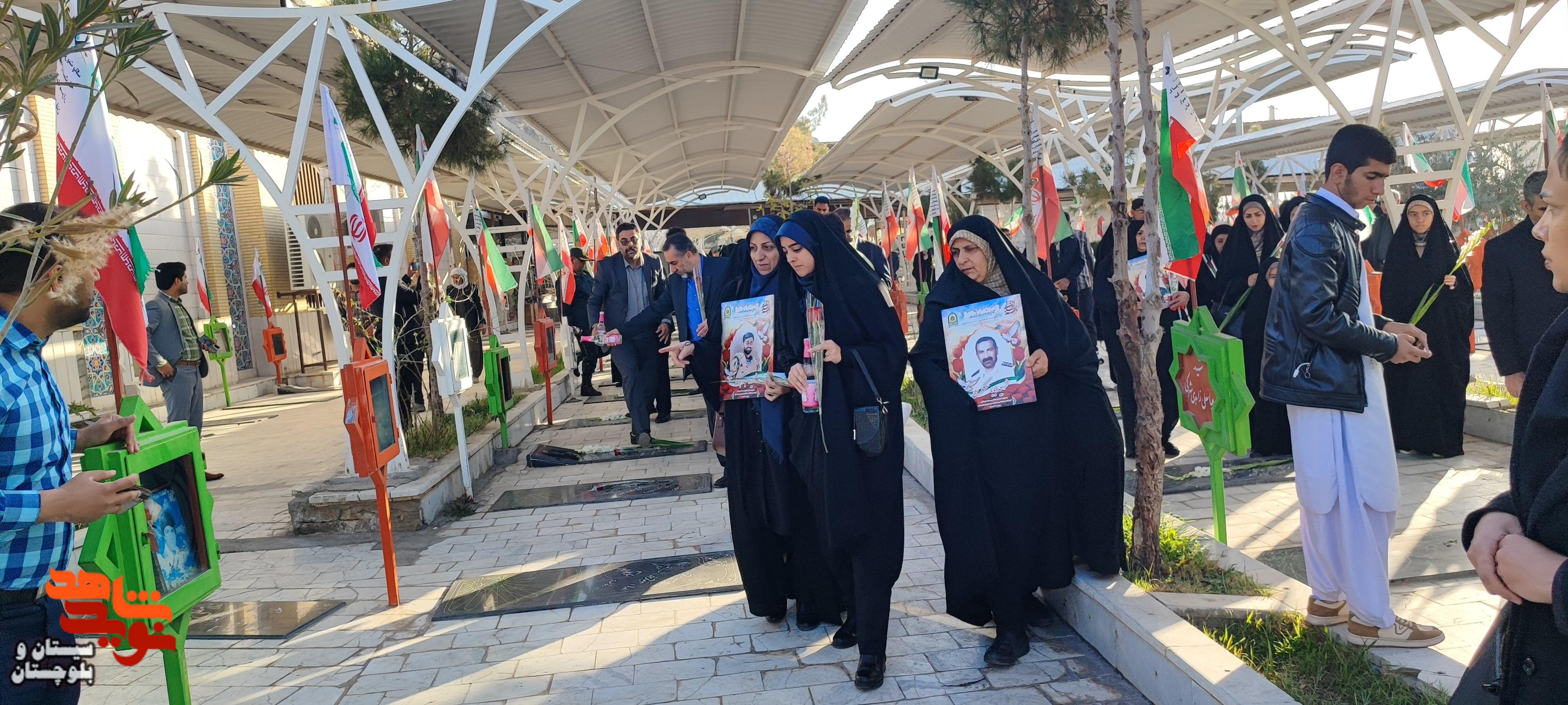 در آستانه اجلاسیه شهدای ترور، تجدید میثاق خانواده‌های شهدای امنیت خاش با آرمان‌های شهدا در گلزار شهدای زاهدان