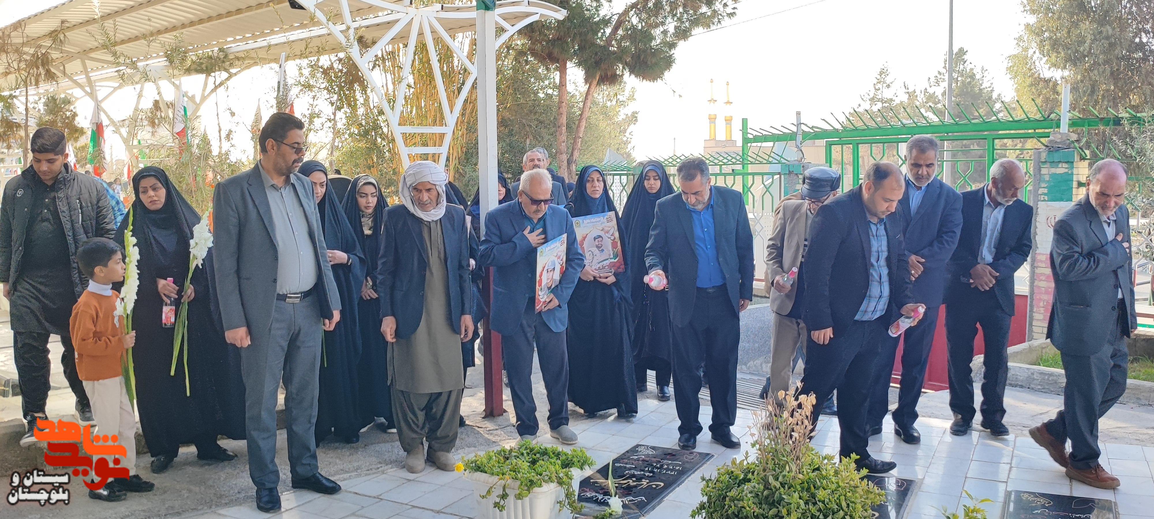 در آستانه اجلاسیه شهدای ترور، تجدید میثاق خانواده‌های شهدای امنیت خاش با آرمان‌های شهدا در گلزار شهدای زاهدان