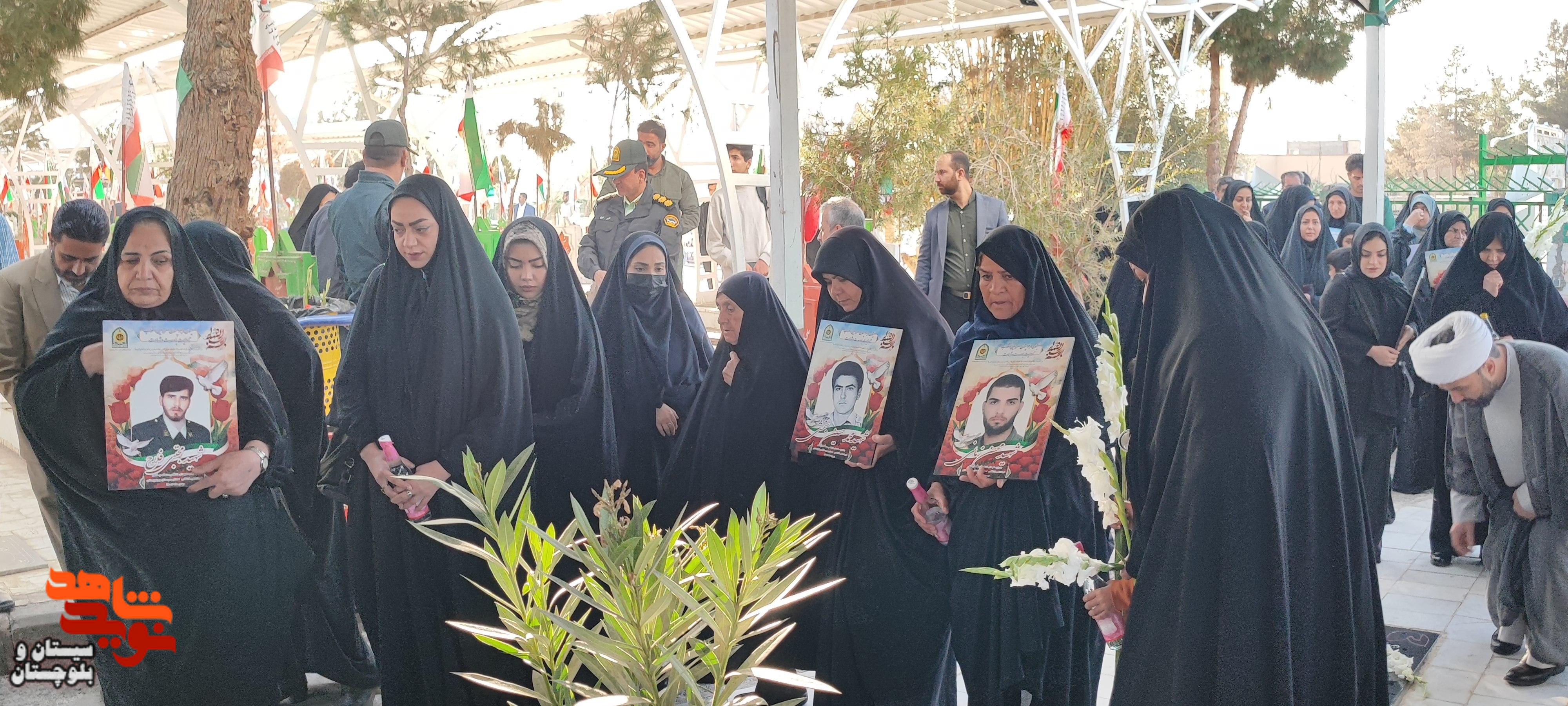 در آستانه اجلاسیه شهدای ترور، تجدید میثاق خانواده‌های شهدای امنیت خاش با آرمان‌های شهدا در گلزار شهدای زاهدان