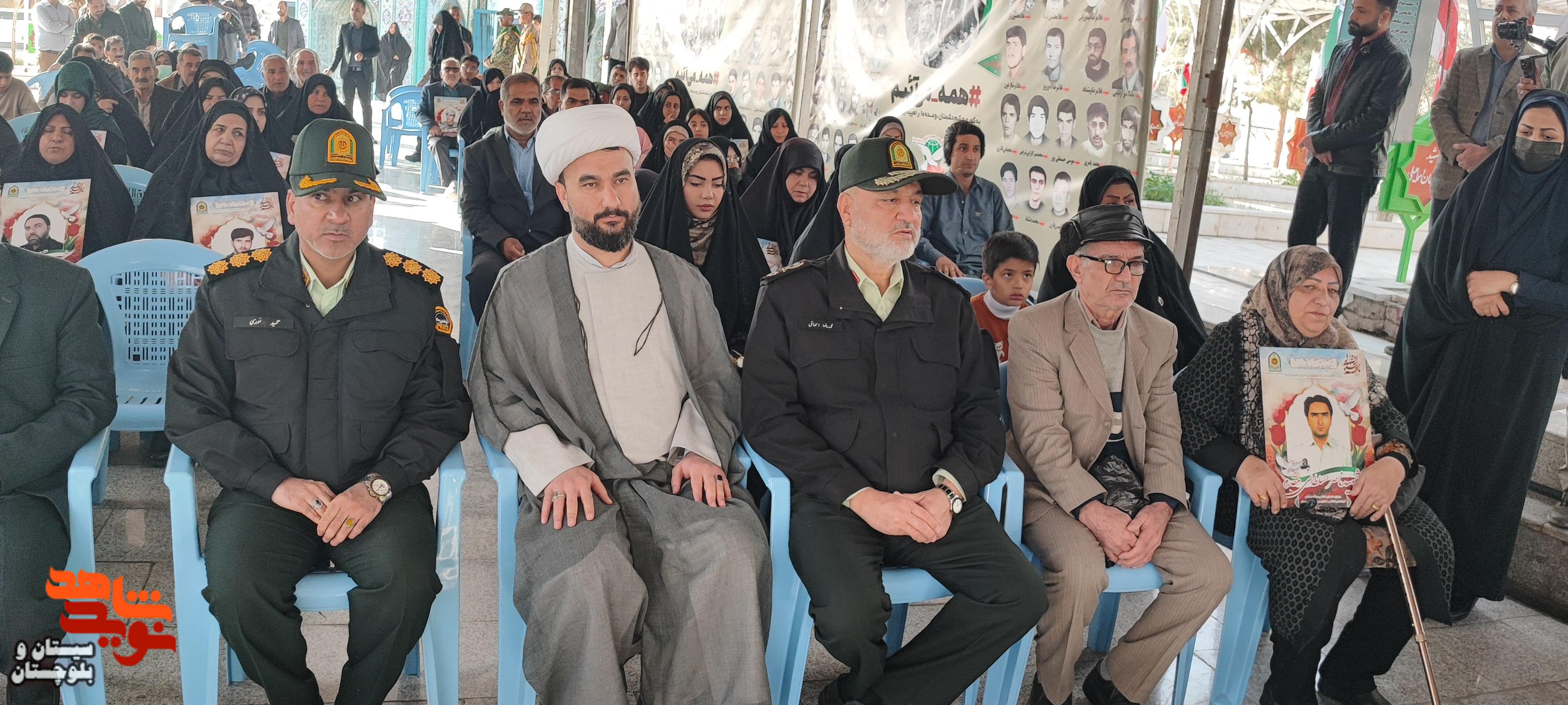 در آستانه اجلاسیه شهدای ترور، تجدید میثاق خانواده‌های شهدای امنیت خاش با آرمان‌های شهدا در گلزار شهدای زاهدان