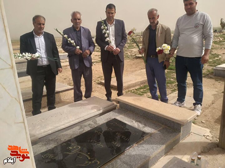 آیین غبار روبی و عطرافشانی مزار شهید غریب اسارت «علی اکبر ملکی»